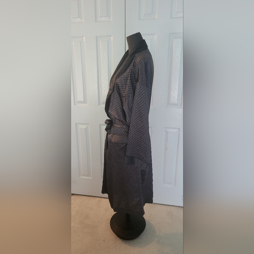 Mens Perry Ellis Silk robe - Picture 4 of 7
